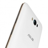 Asus ZenFone Max ZC550KL - zadní strana bílé varianty