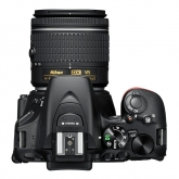 Nikon D5600 - horní strana fotoaparátu